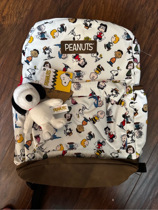 Peanuts Handbags - 🚨 Peanuts White Character Backpack with Multicolor Print.& SNOOPY PURSE CHARM